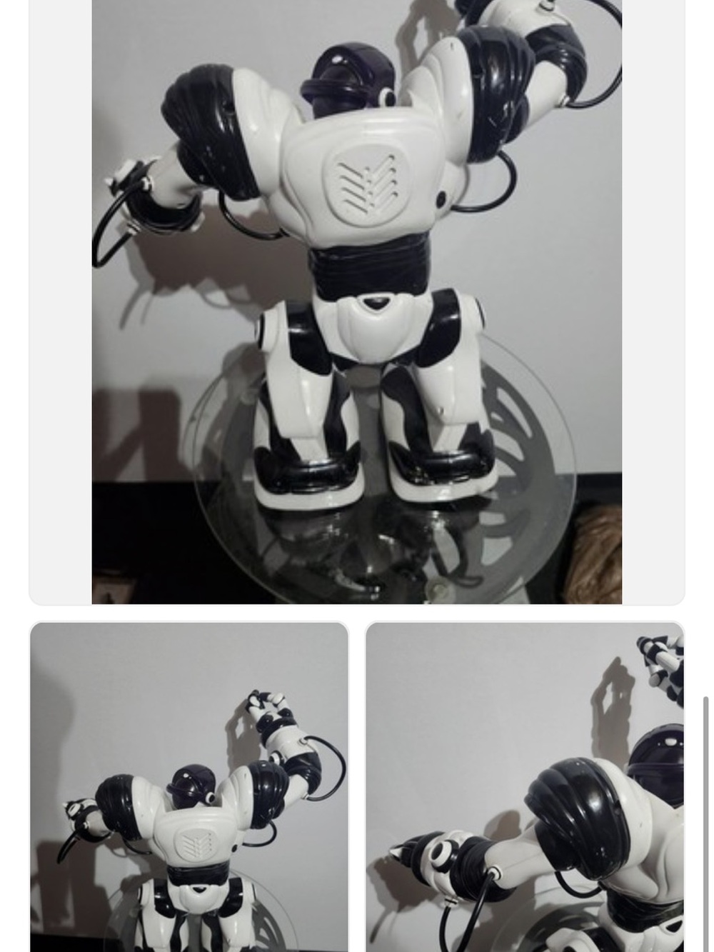 VINTAGE WOWWEE WHITE & BLACK ROBOT  Works great